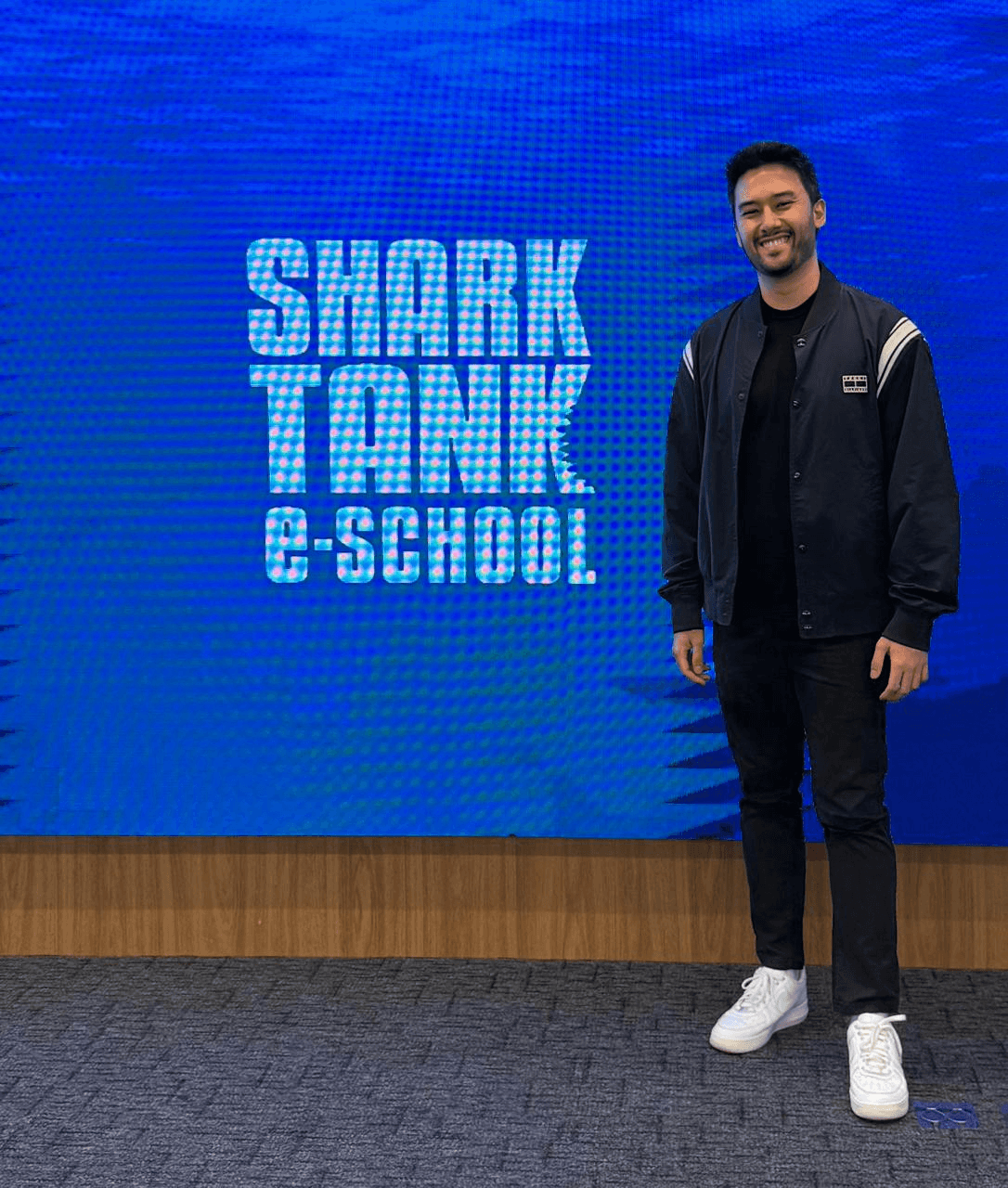 Rafael Kenji em palestra no Shark Tank E-School